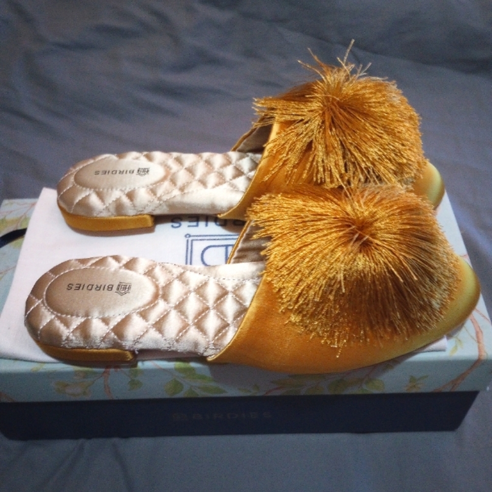 Birdies size 6 women's shoes citrin